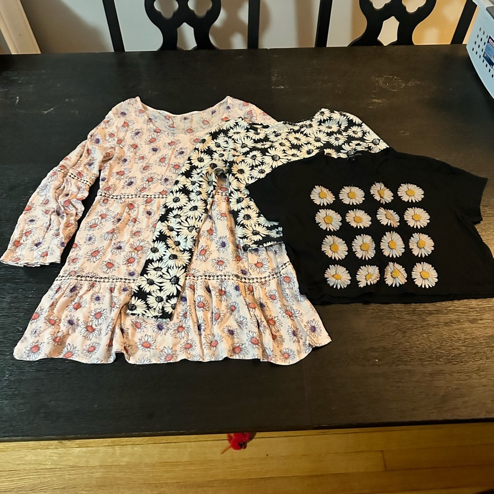 🍄3 for 10$ and 4.99 shipping Sunflower bundle Small forever 21